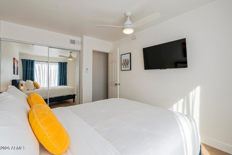 Bedroom2 (2)