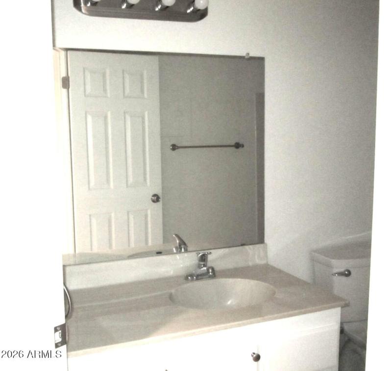 11 419 VANITY AREA 2ND BATHROOM