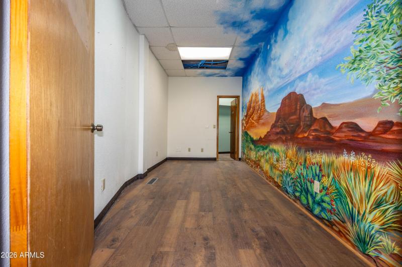 Rooms in commercial space
