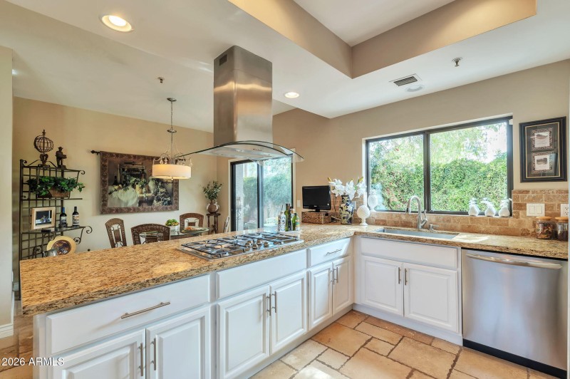12 Kitchen Cooktop View