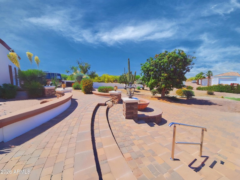Extensive Cobblestone