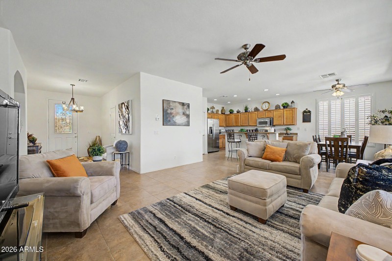 Living room/Kitchen