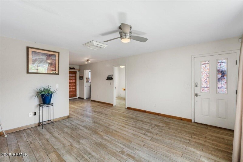 06-Living Room