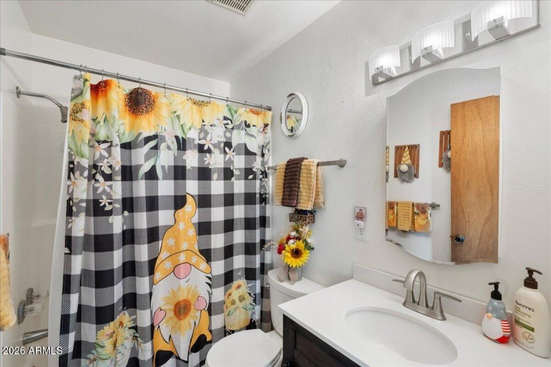 12-Bathroom