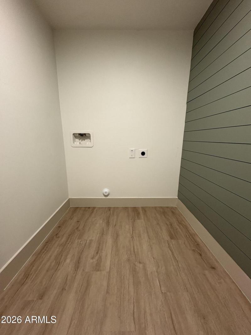 Laundry Room 385