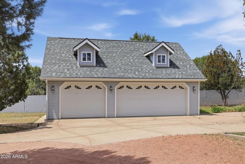 3 car garage