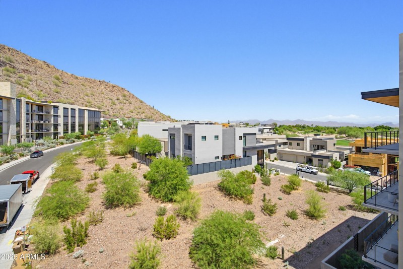 B405 Camelback & McDowell Mtn Views 2
