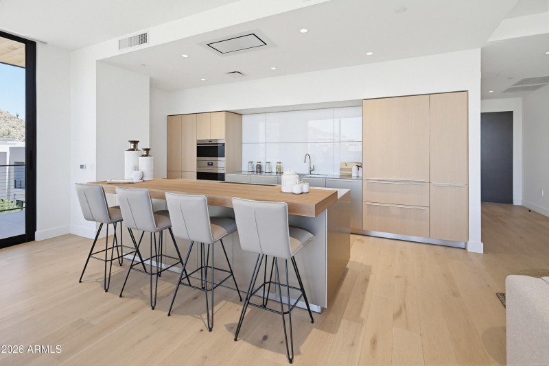 B405 Kitchen 2
