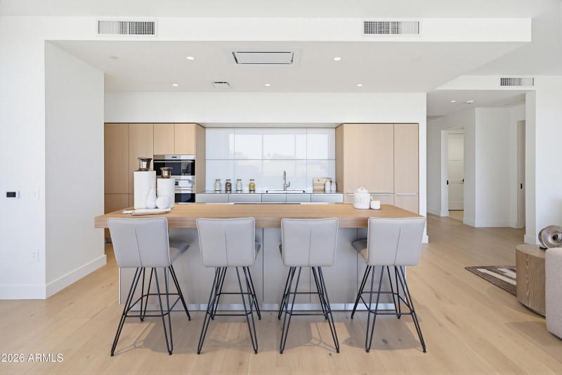 B405 Kitchen 3