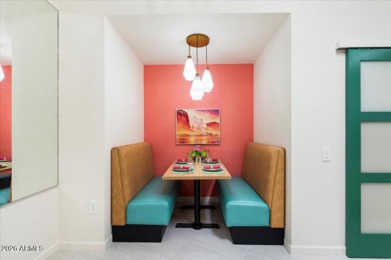 Dining Area Seating for 4