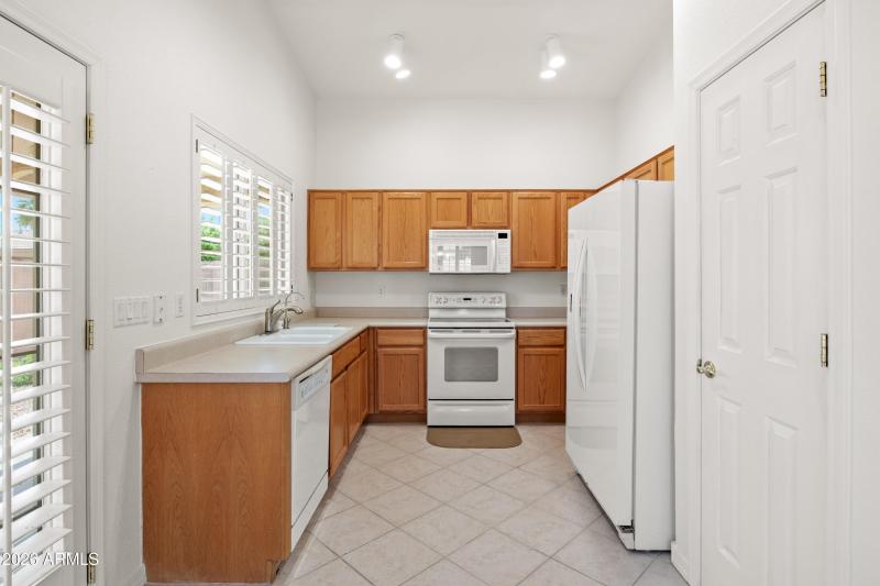 6347 S Pinaleno Pl-5