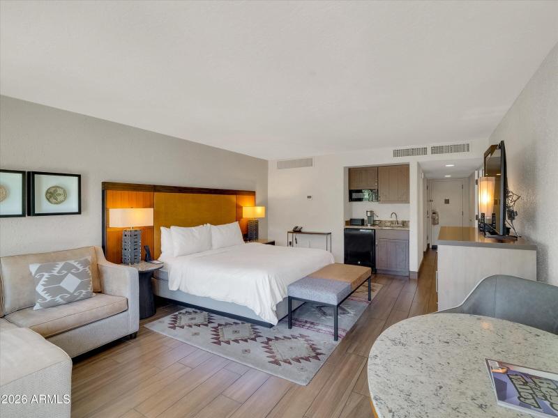 jw-marriott-camelback-inn-unit-568-bedro