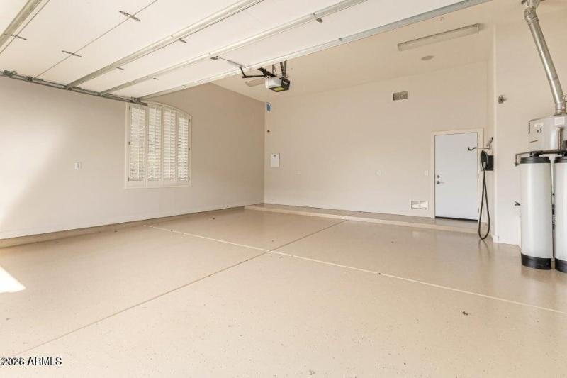 2 car garage with Reverse Osmosis and RV