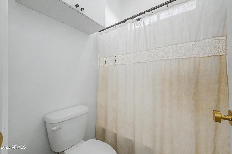 Bathroom 2- 2