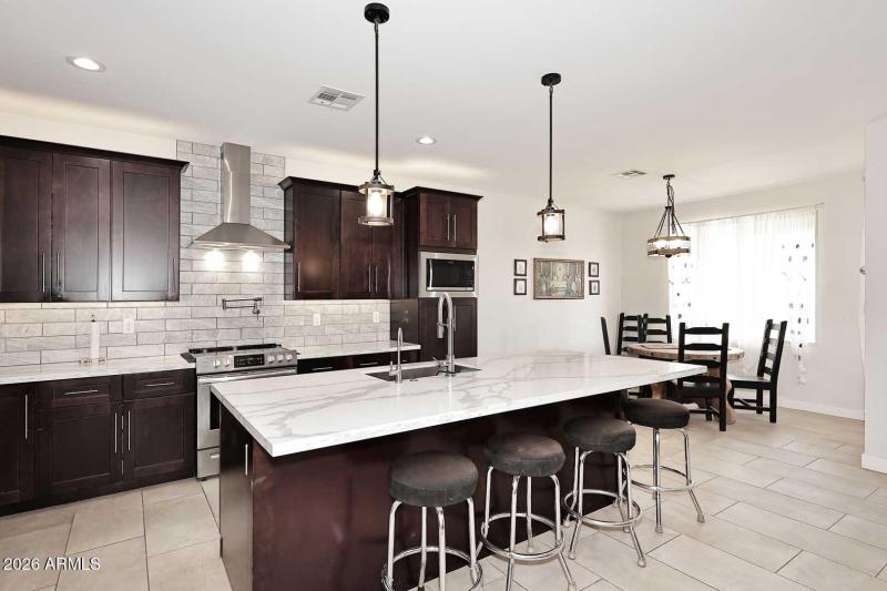 Kitchen -Island bar DVT