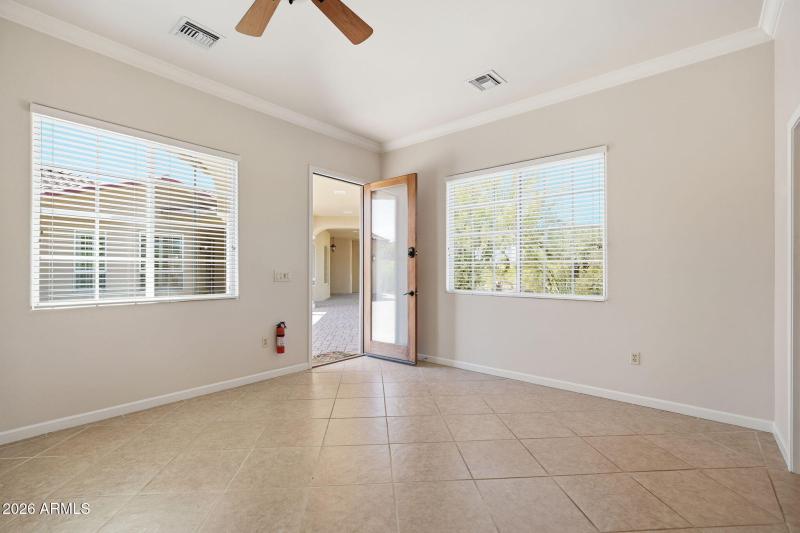 Light-Filled Casita with Private Entry