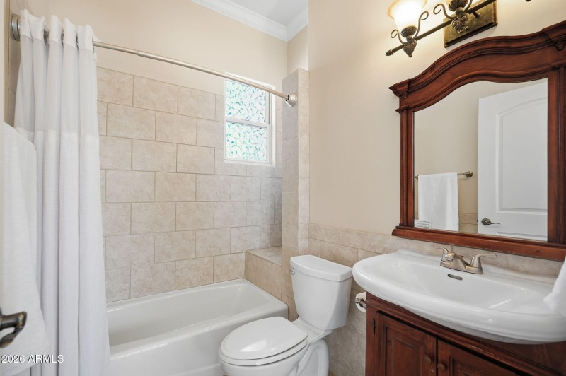 Casita Full Bath