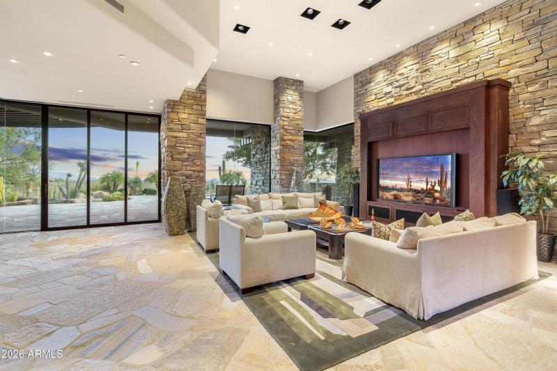 017_Living Room