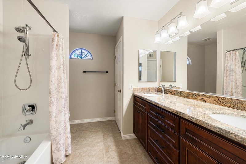 Hall Bath (Upstairs)