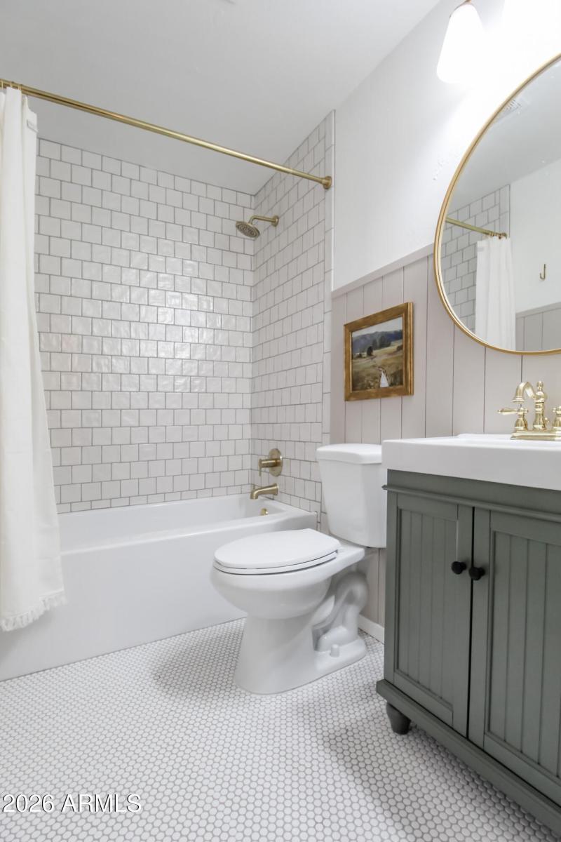 Guest Bathroom 2