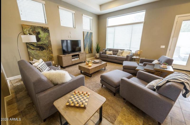 LIVING AREA 2