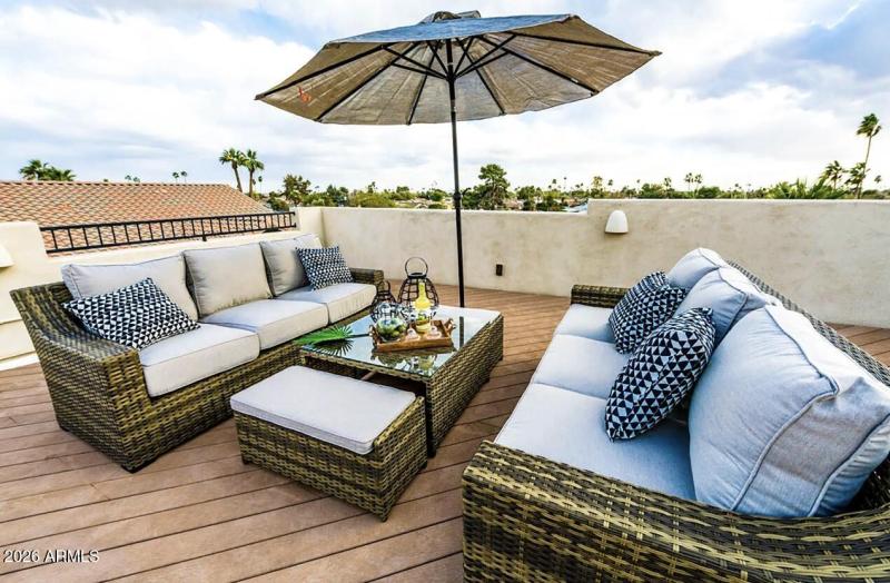 UPSTAIRS PATIO 2
