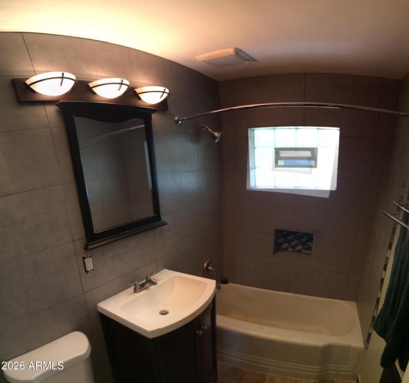 UNIT 2 BATHROOM