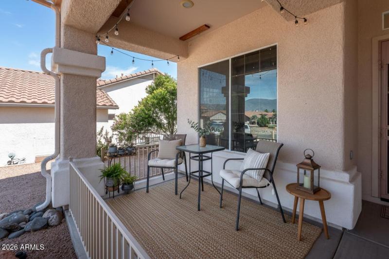 5330 staged front patio
