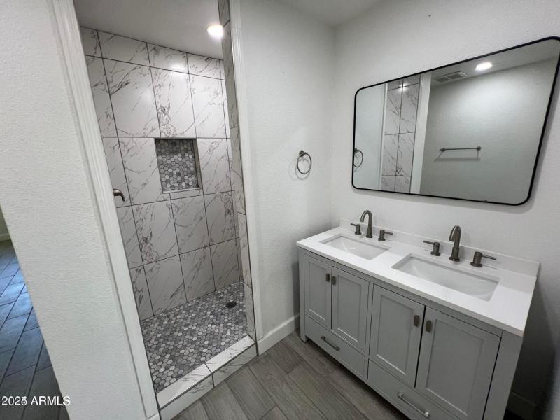 Designer Double Vanity Bath