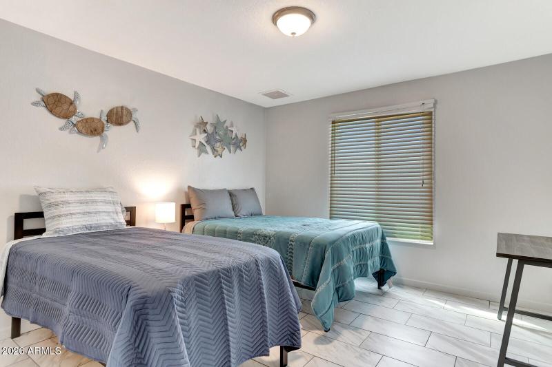 30_1524_E_Broadmore_Drive__30_mls