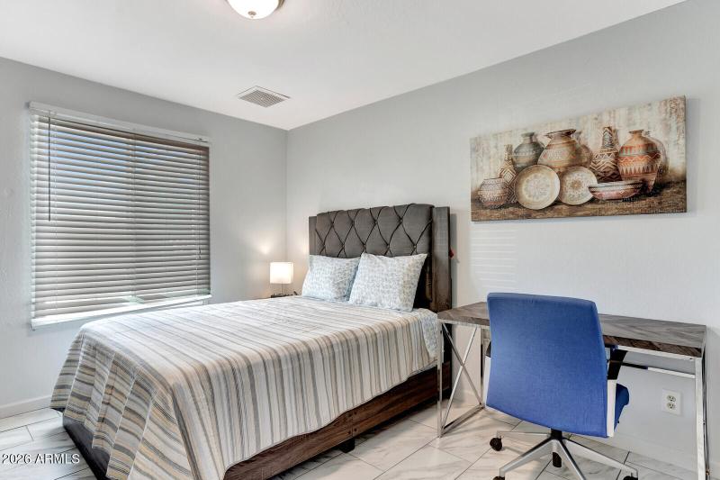 37_1524_E_Broadmore_Drive__37_mls