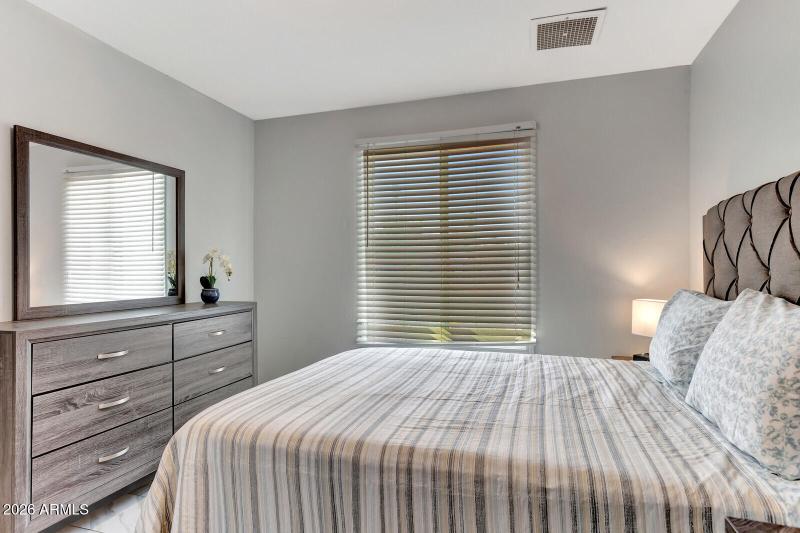 40_1524_E_Broadmore_Drive__40_mls