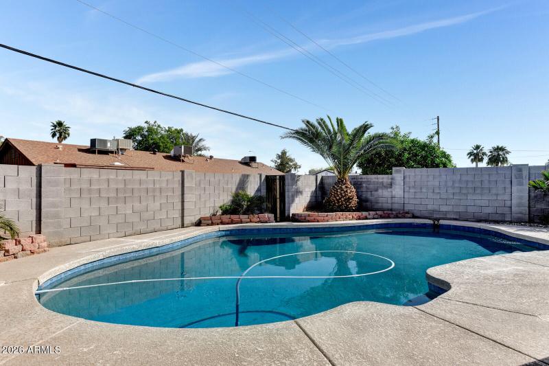 46_1524_E_Broadmore_Drive__46_mls
