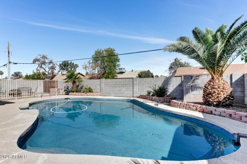 49_1524_E_Broadmore_Drive__49_mls