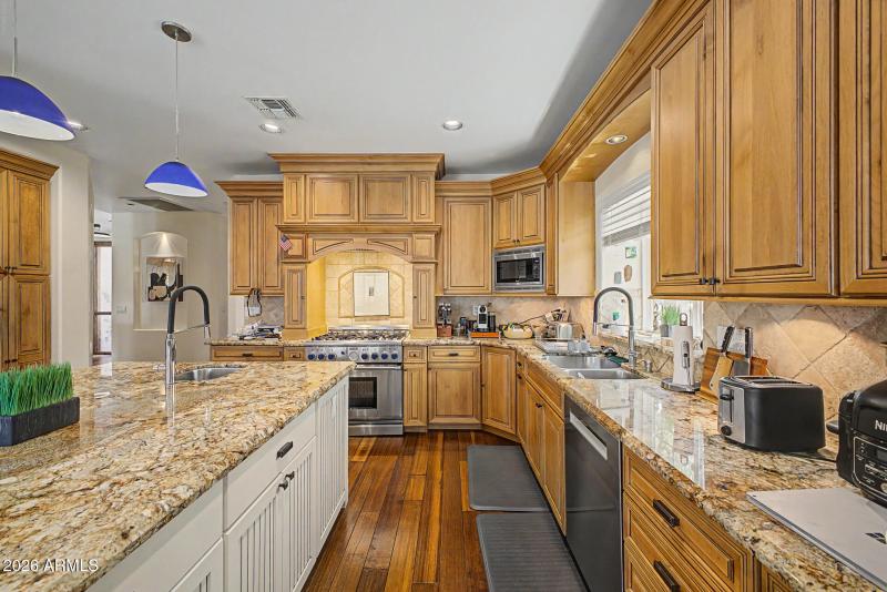 Chef’s Kitchen with Gas Range