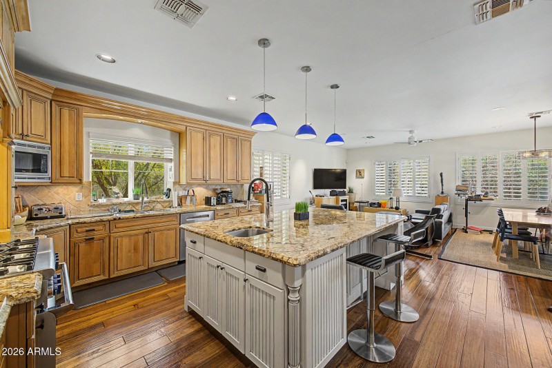 Open Kitchen & Living Space