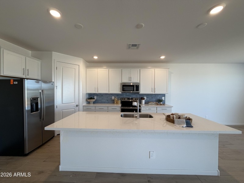 003 Kitchen
