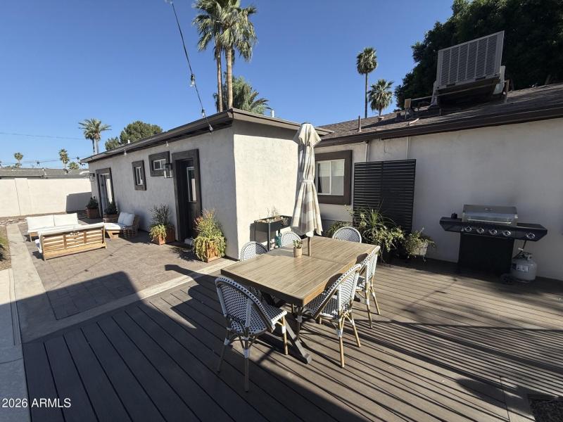 PATIO 1