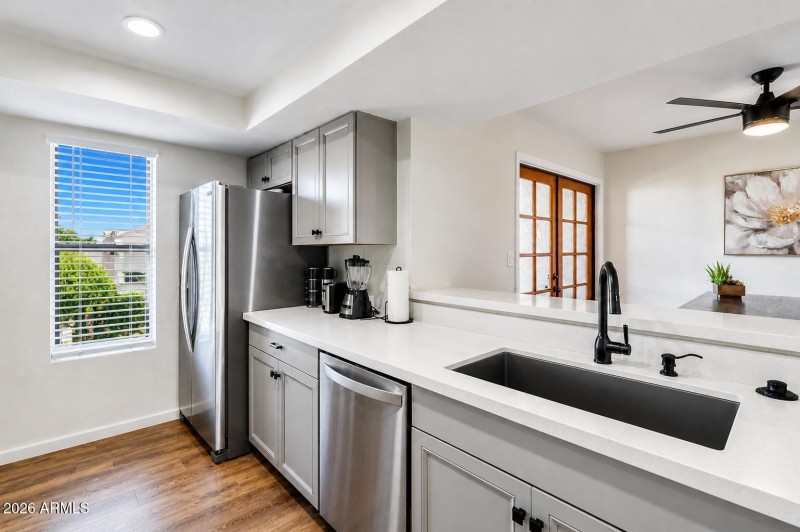 FULLY REMODELED KITCHEN!!