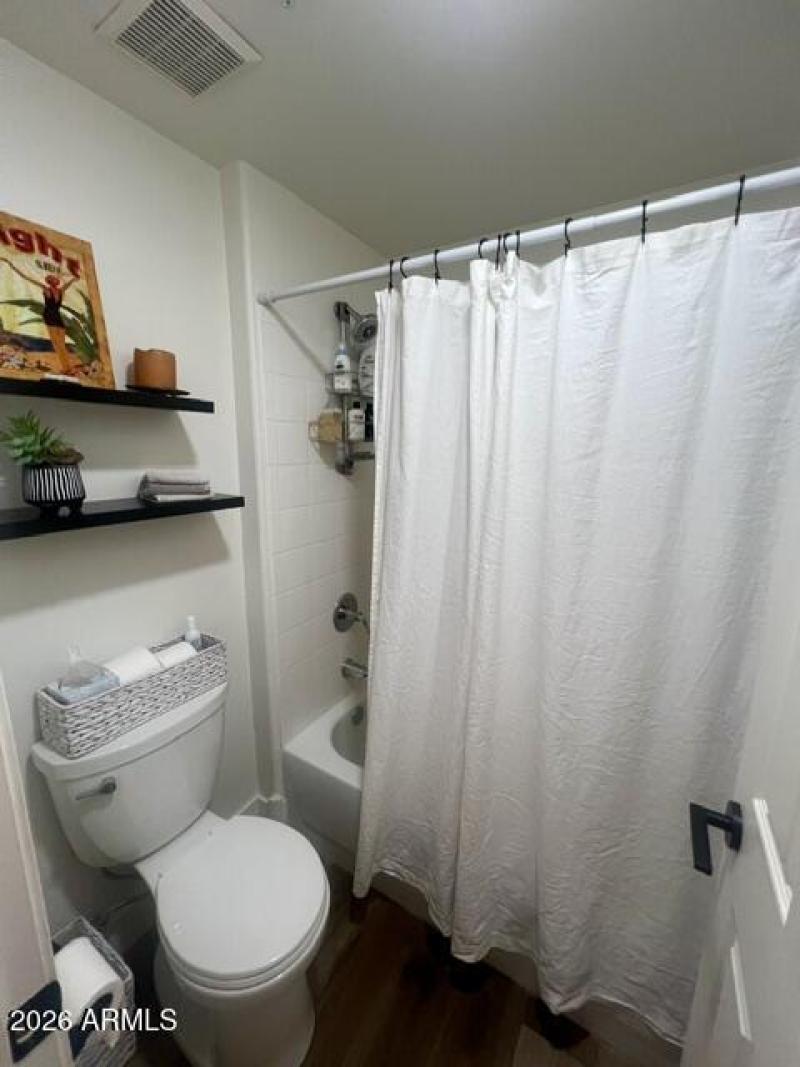 2nd Bedroom Bath with Tub