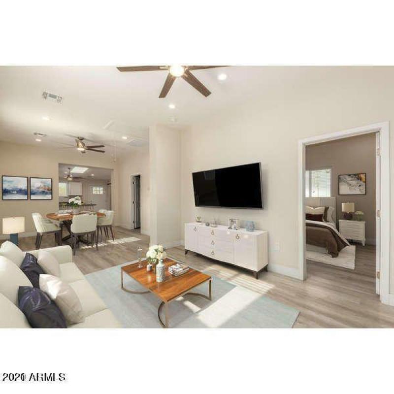 Living room/dining area