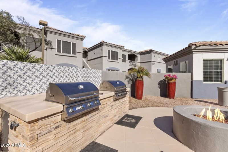 Outdoor Kitchen Area