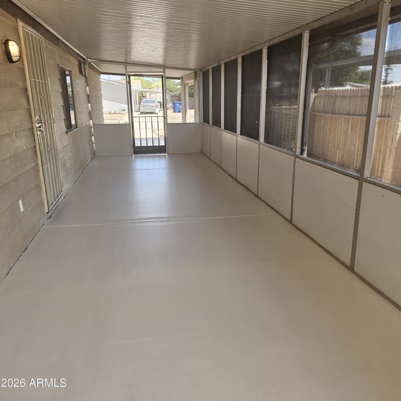 18028 screened patio