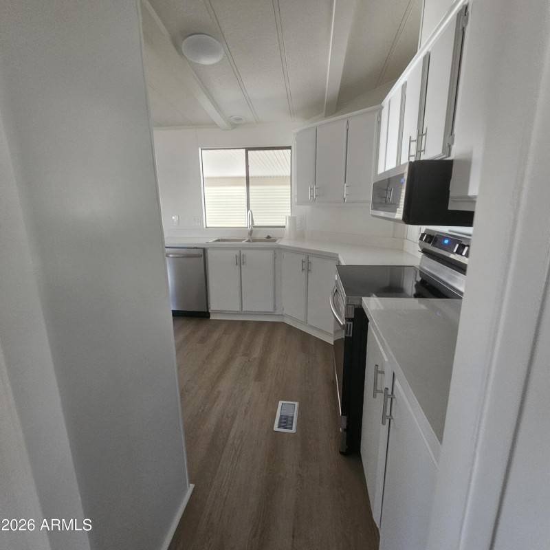 18028 kitchen from dining room