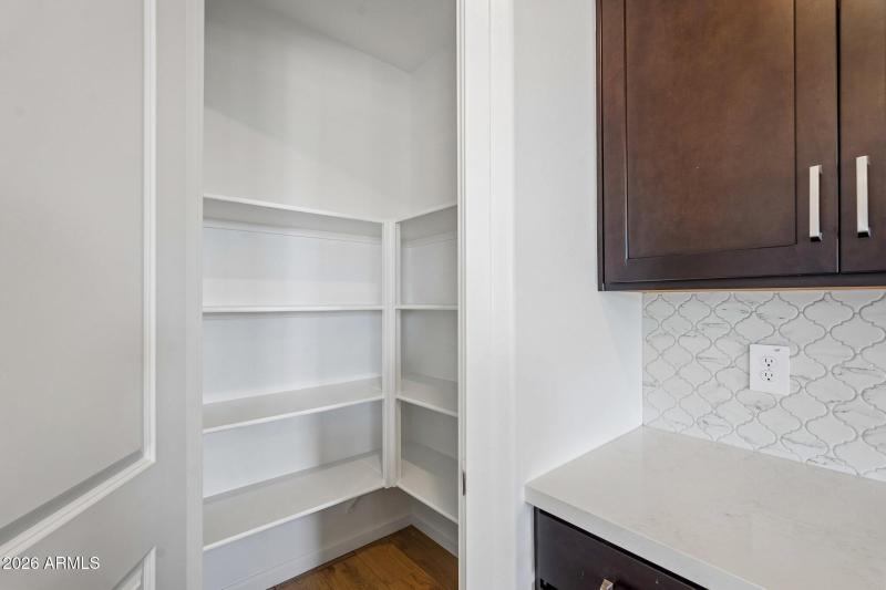 18-web-or-mls-W Camino de Oro-S0605-018