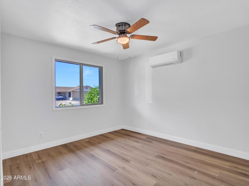 07-Bedroom-(1)