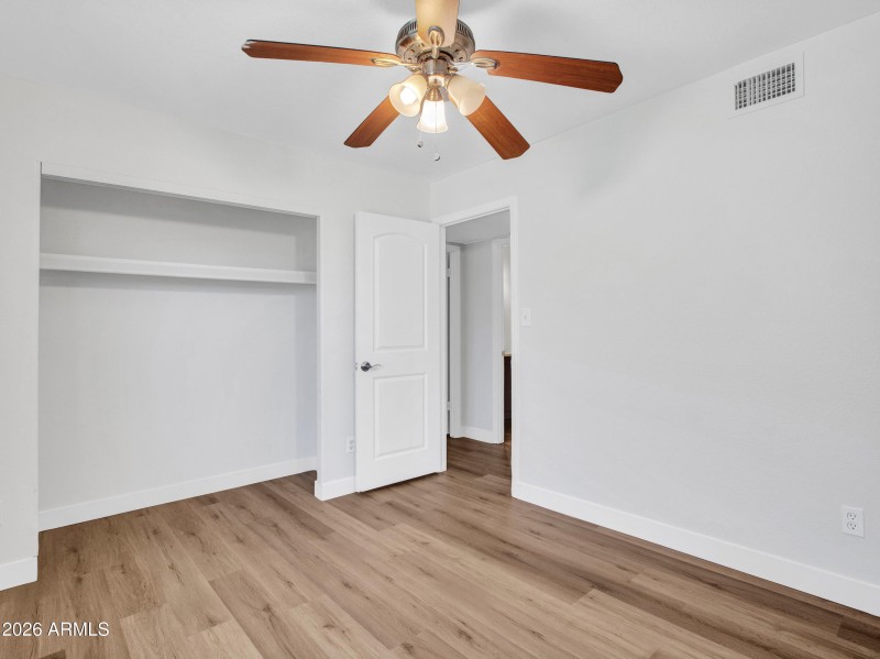 09-Bedroom-(2)