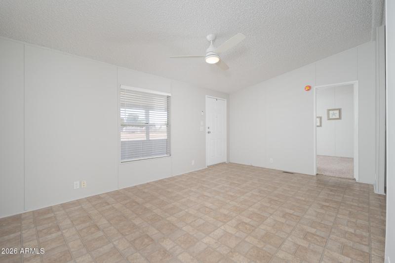 07_Living-Room_02
