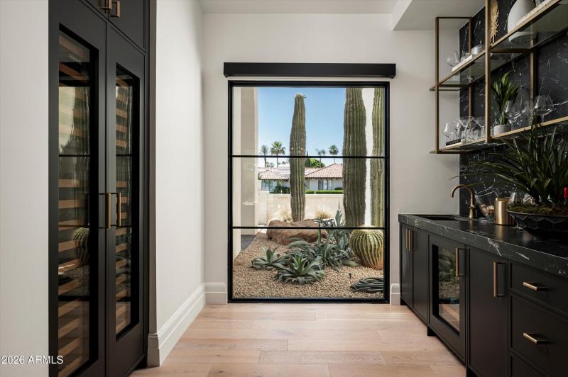 Bar & Wine Fridge