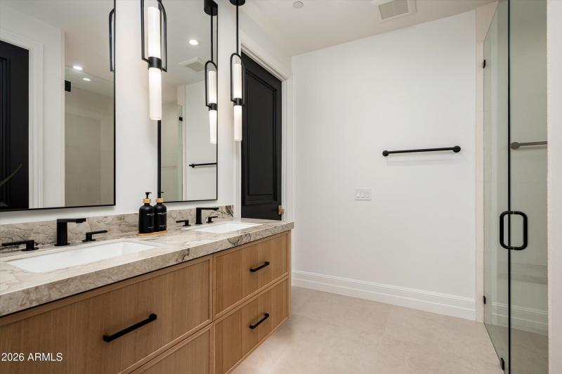 Guest Casita Bath